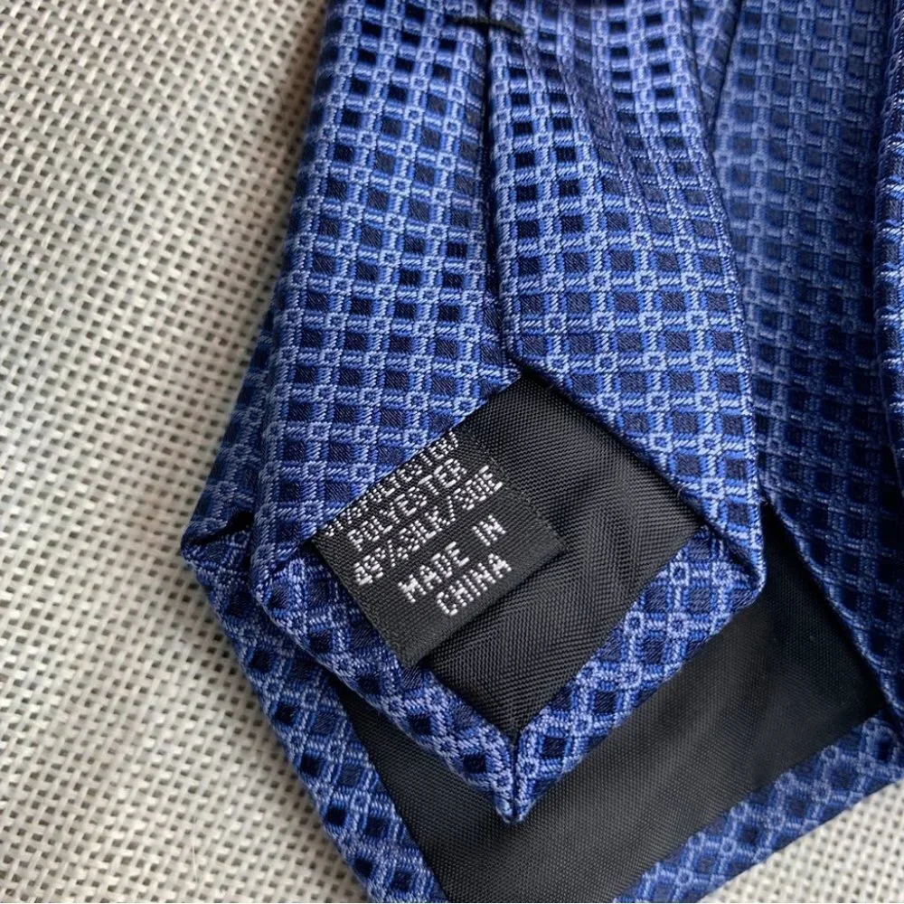 Calvin Klein Mens Locked Grid Tie Water Mill ONE SIZE